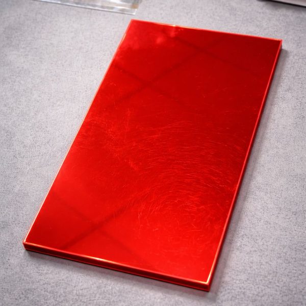 اكلريك احمر